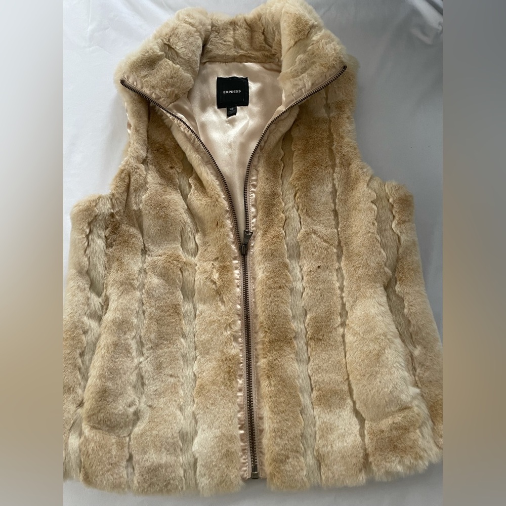 super cute vest